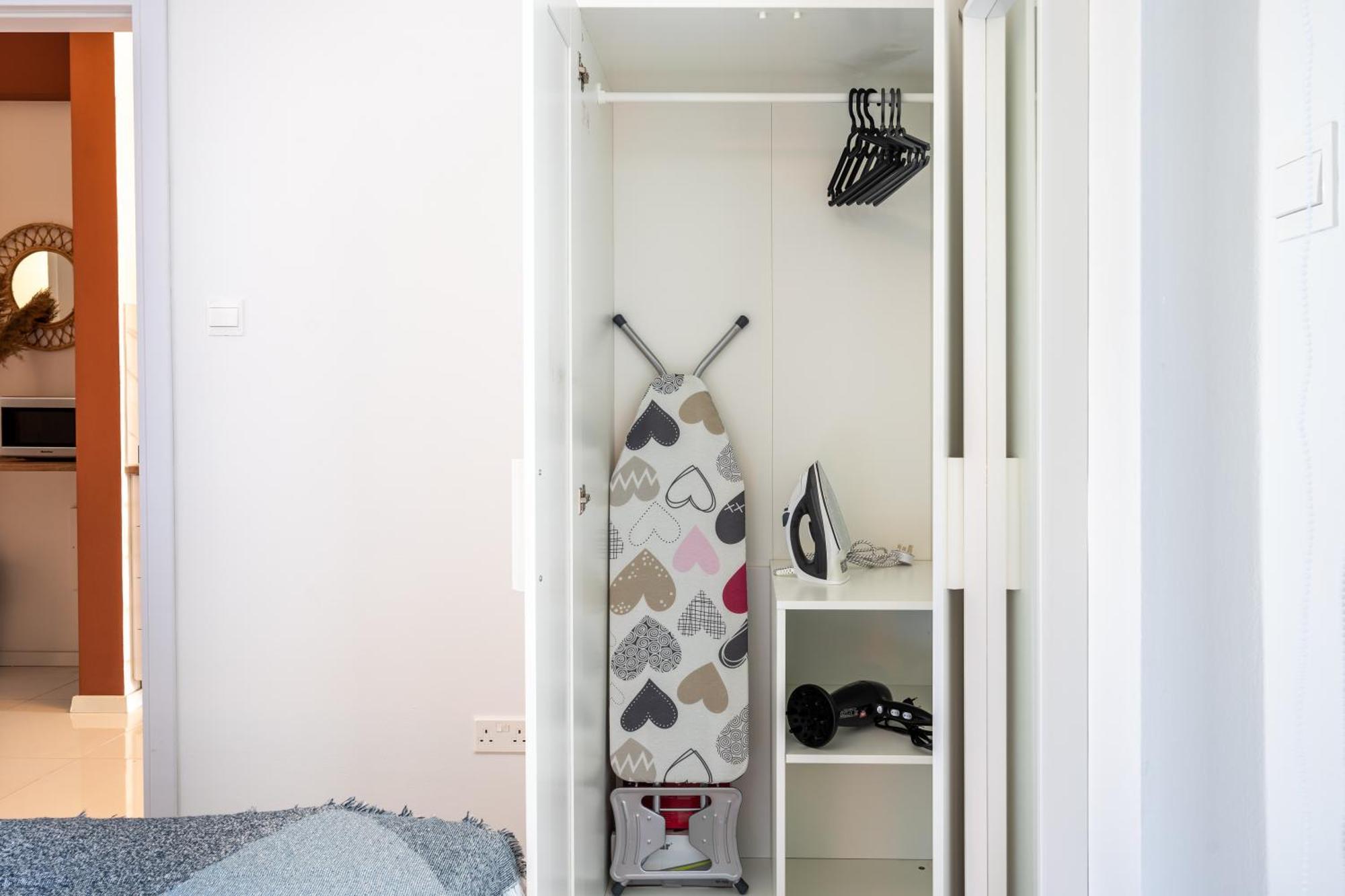 Arion 1-Bedroom Apartment In Larnaca Exteriör bild